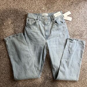 Abercrombie Ultra High Rise The 90's Straight Jean